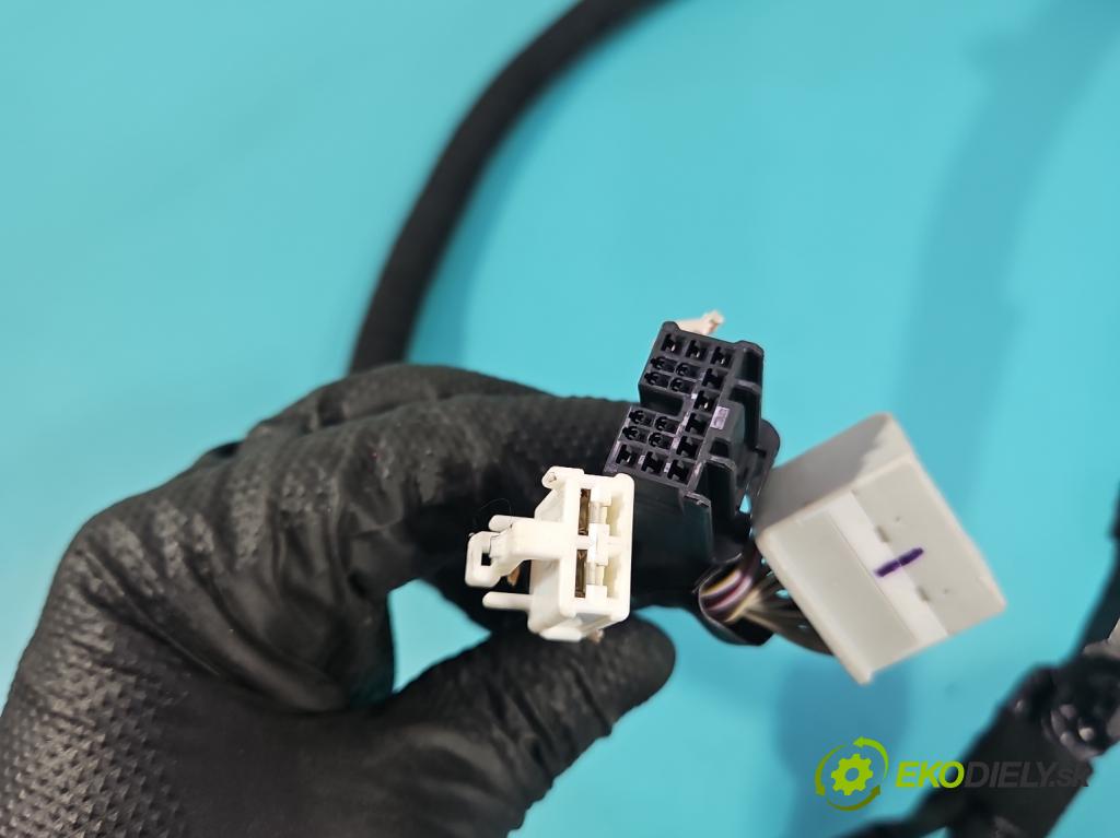 Lexus NX I 2014-2021 2.5 16V 155 HP automatic 114 kW 2494 cm3 5- Zväzok: kufrové dvere zadné 82185-78020B