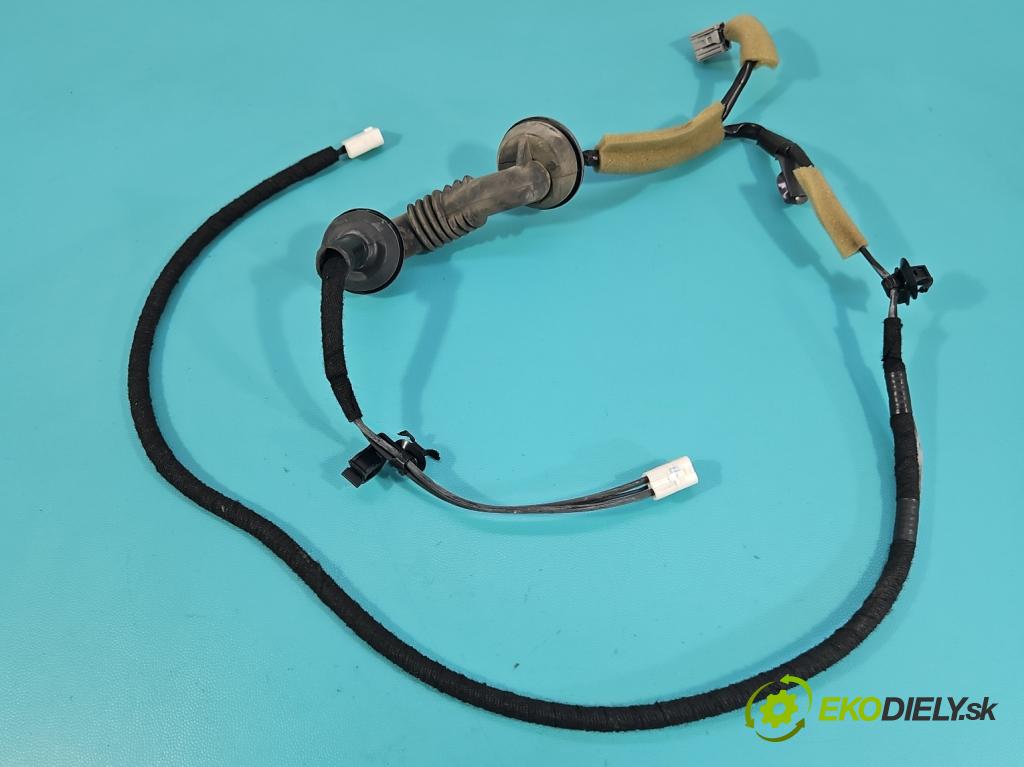 Lexus NX I 2014-2021 2.5 16V 155 hp automatic 114 kW 2494 cm3 5- Balíček: kufrových dveří zadní 86101-78040