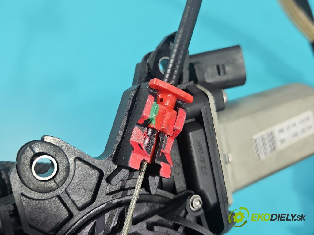 Audi A8 D4 2009-2017 2.0 TFSI 211KM automatic 155 kW 1984 cm3 4- zámek přední levý 4F0837059