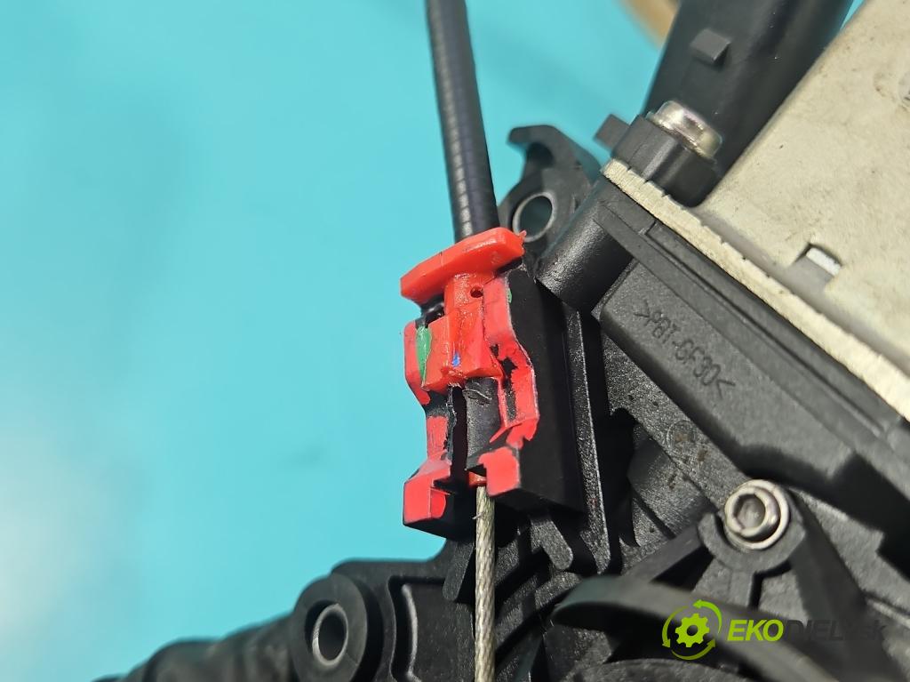 Audi A8 D4 2009-2017 2.0 TFSI 211KM automatic 155 kW 1984 cm3 4- zámek přední levý 4F0837059