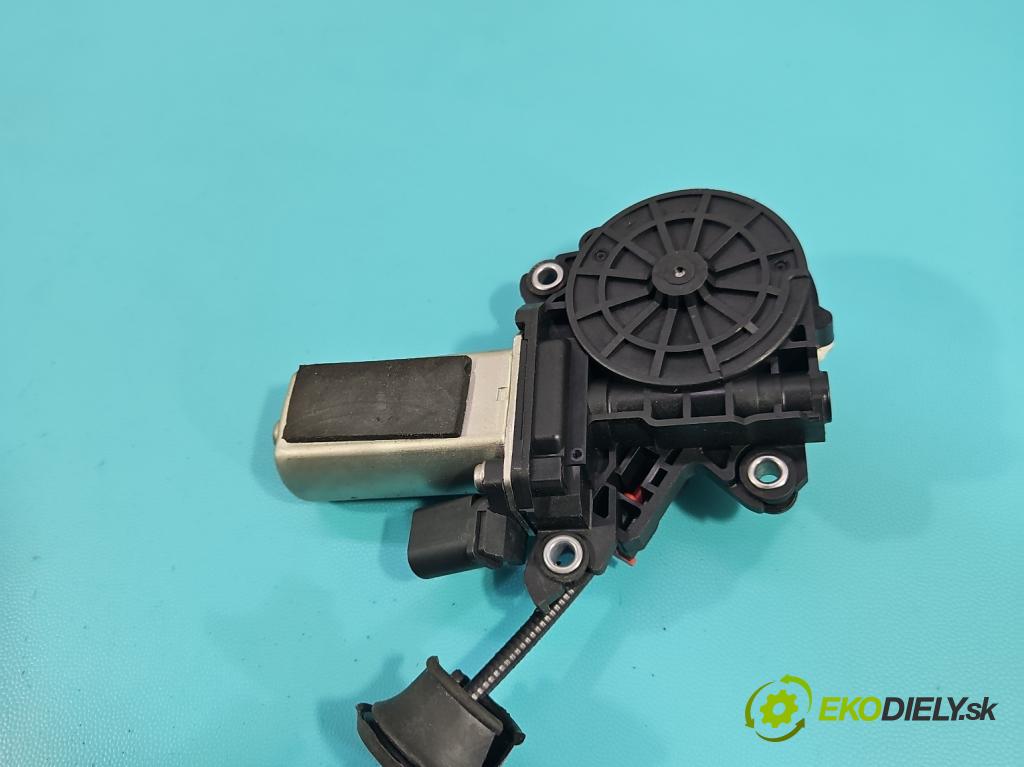 Audi A8 D4 2009-2017 2.0 TFSI 211KM automatic 155 kW 1984 cm3 4- zámok zadné pravý 4F0837060