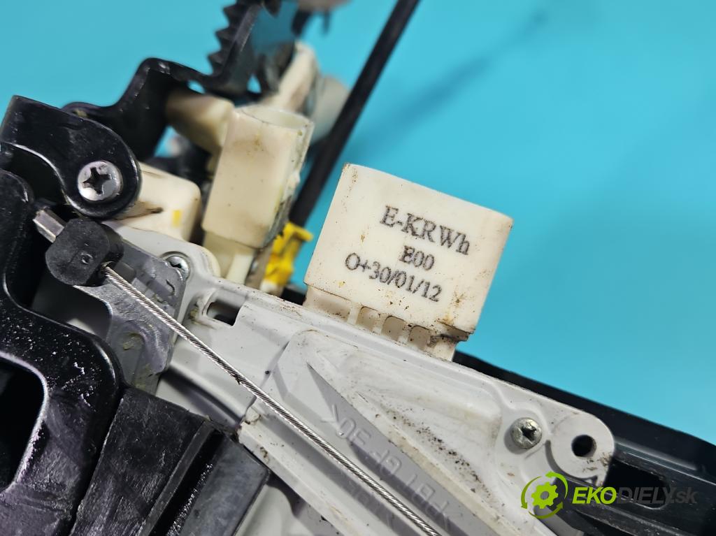 Audi A8 D4 2009-2017 2.0 TFSI 211KM automatic 155 kW 1984 cm3 4- zámok zadné pravý 4F0837060