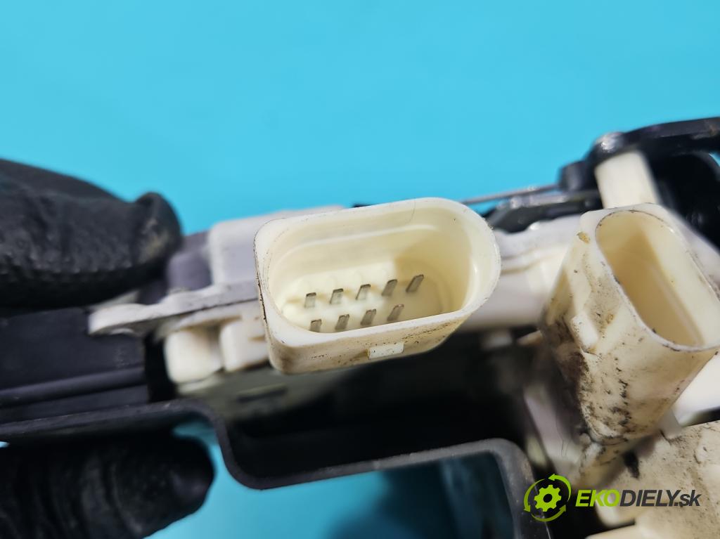 Audi A8 D4 2009-2017 2.0 TFSI 211KM automatic 155 kW 1984 cm3 4- zámok zadné pravý 4F0837060