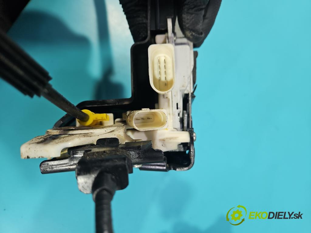 Audi A8 D4 2009-2017 2.0 TFSI 211KM automatic 155 kW 1984 cm3 4- zámok zadné pravý 4F0837060