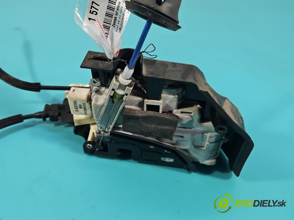 Audi A8 D4 2009-2017 2.0 TFSI 211KM automatic 155 kW 1984 cm3 4- zámok zadné pravý 4F0837060