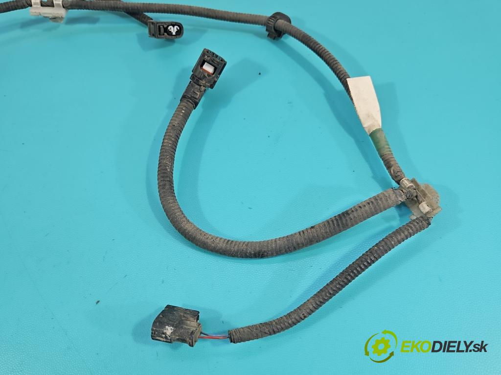 Lexus NX I 2014-2021 2.5 16V 155 HP automatic 114 kW 2494 cm3 5- Zväzok: nárazník zadné