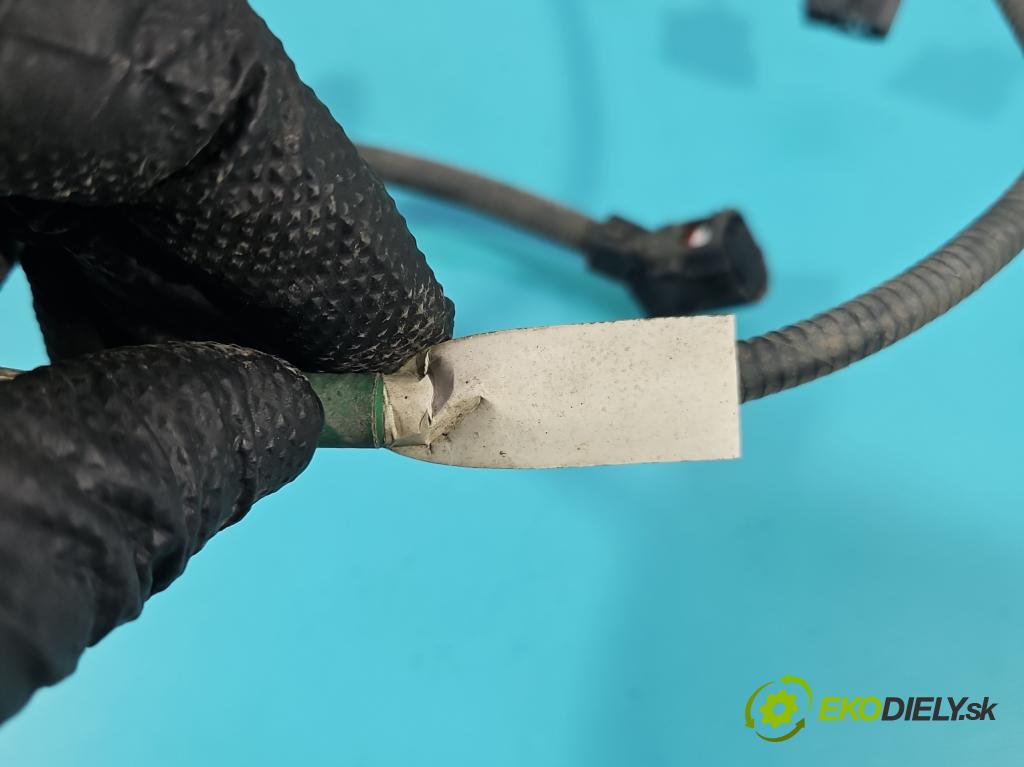 Lexus NX I 2014-2021 2.5 16V 155 HP automatic 114 kW 2494 cm3 5- Zväzok: nárazník zadné