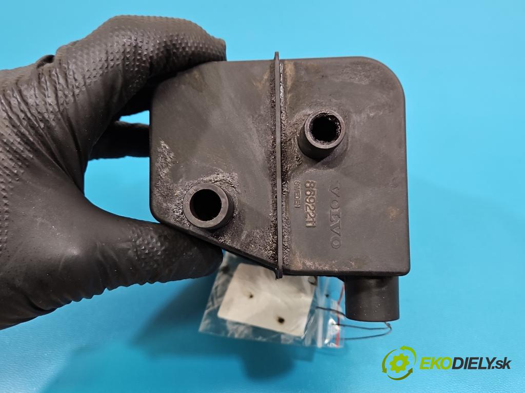 Volvo XC90 I 2002-2014 2.5 T 209KM automatic 154 kW 2521 cm3 5- Nádrž: ostatné 8692211