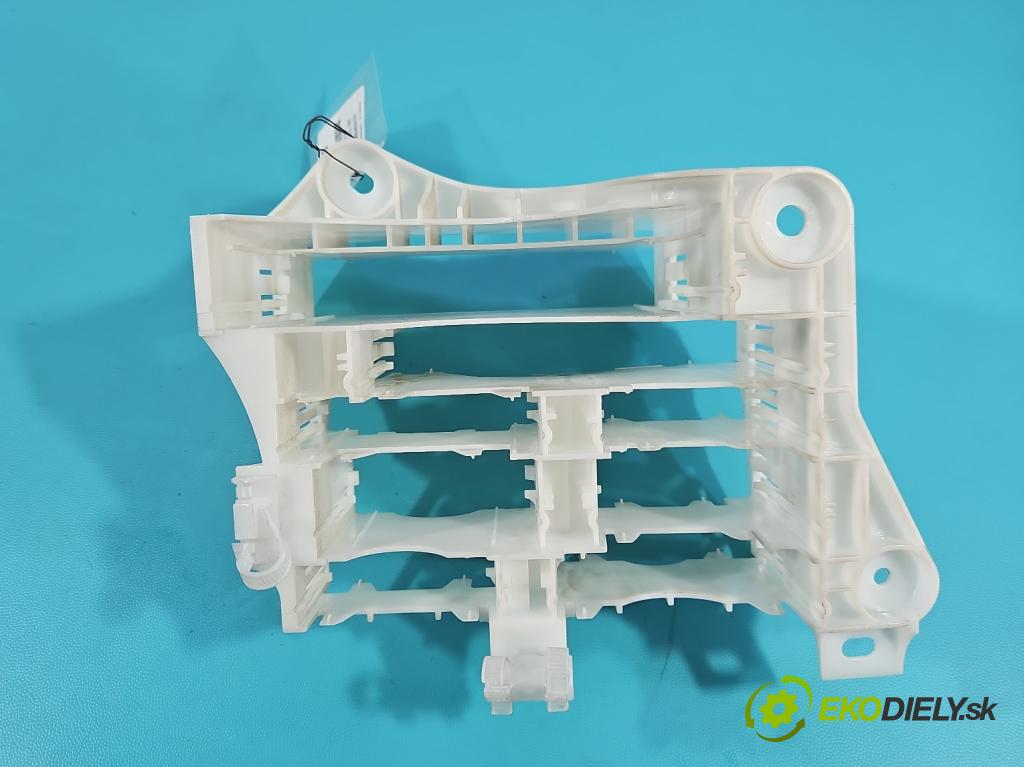 Lexus NX I 2014-2021 2.5 16V 155 hp automatic 114 kW 2494 cm3 5- Upevnění: 82877-78010