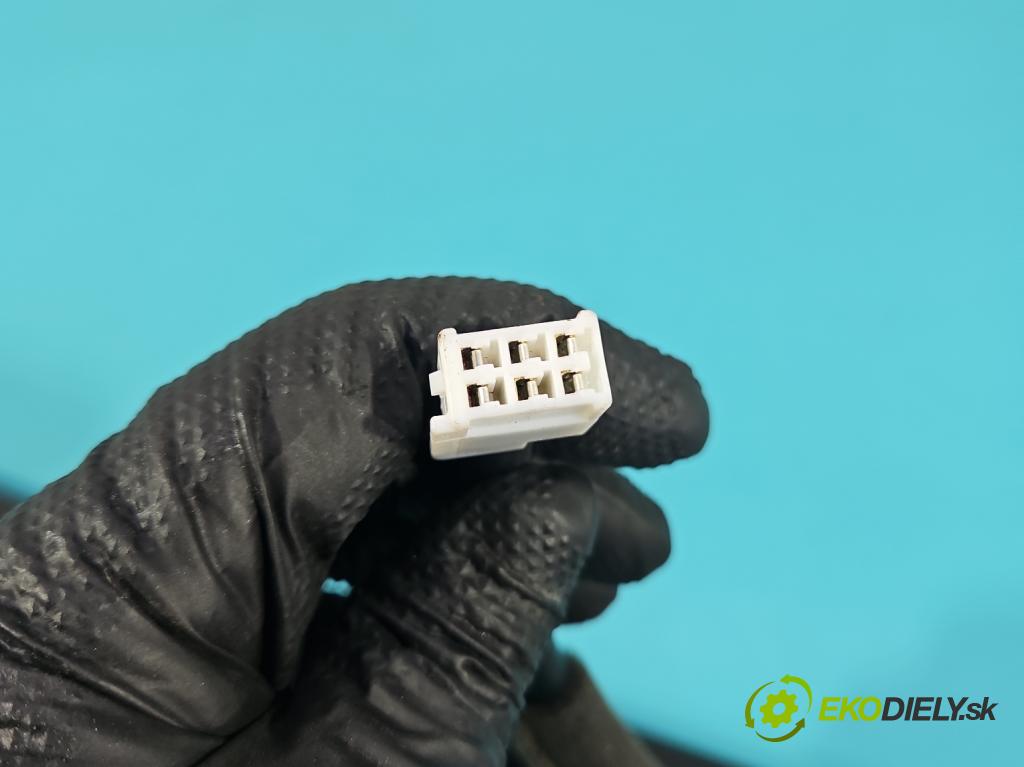 Lexus NX I 2014-2021 2.5 16V 155 hp automatic 114 kW 2494 cm3 5- Aktuátor: kufrových dveří levý 68920-78011