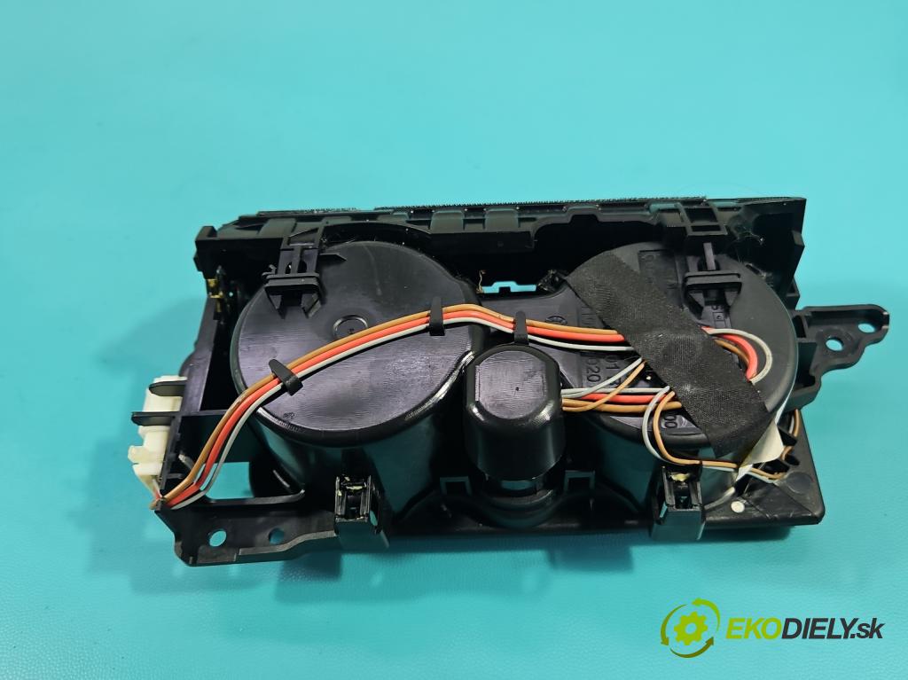 Audi A8 D4 2009-2017 2.0 TFSI 211KM automatic 155 kW 1984 cm3 4- Rukojeť: na nápoje: 858601A (Držiak (úchyt) na nápoje)