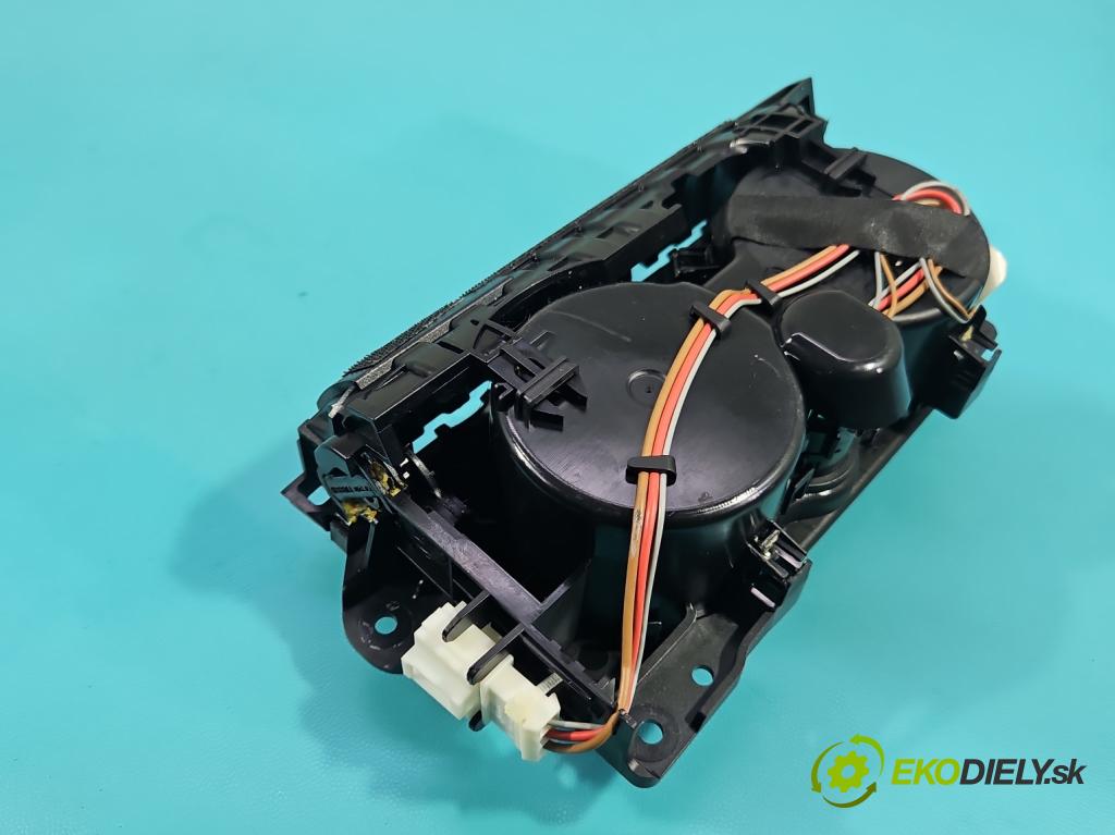 Audi A8 D4 2009-2017 2.0 TFSI 211KM automatic 155 kW 1984 cm3 4- Rukojeť: na nápoje: 858601A (Držiak (úchyt) na nápoje)