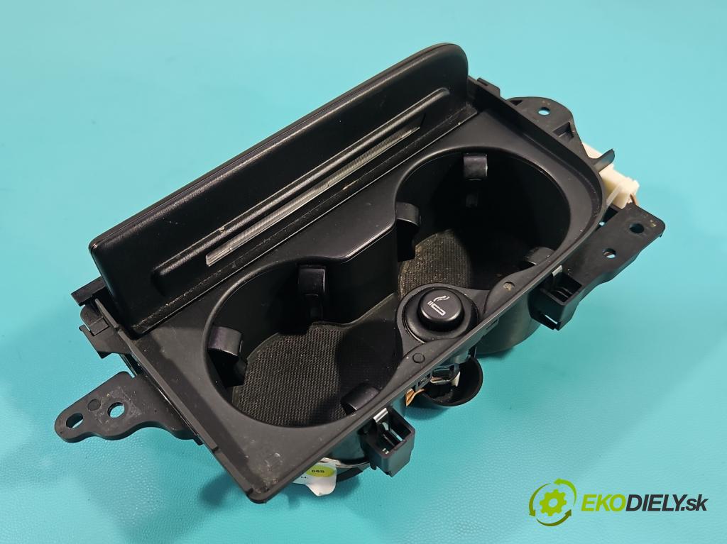 Audi A8 D4 2009-2017 2.0 TFSI 211KM automatic 155 kW 1984 cm3 4- Rukojeť: na nápoje: 858601A (Držiak (úchyt) na nápoje)