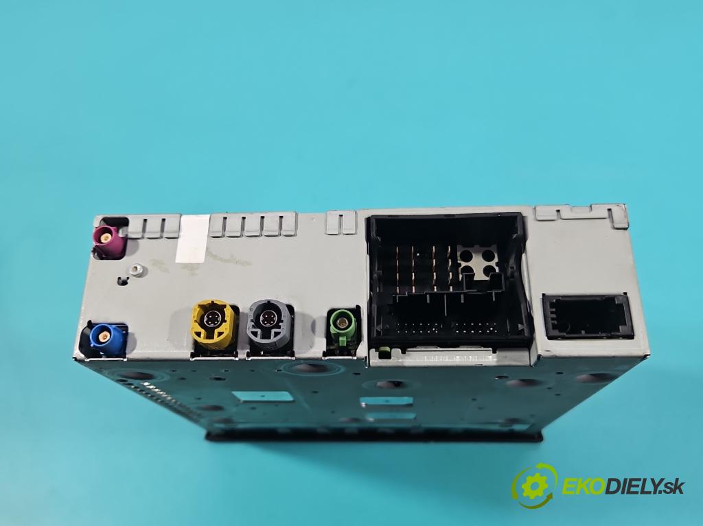 Audi A8 D4 2009-2017 2.0 TFSI 211KM automatic 155 kW 1984 cm3 4- Navigace: čtečka 4H0035670M