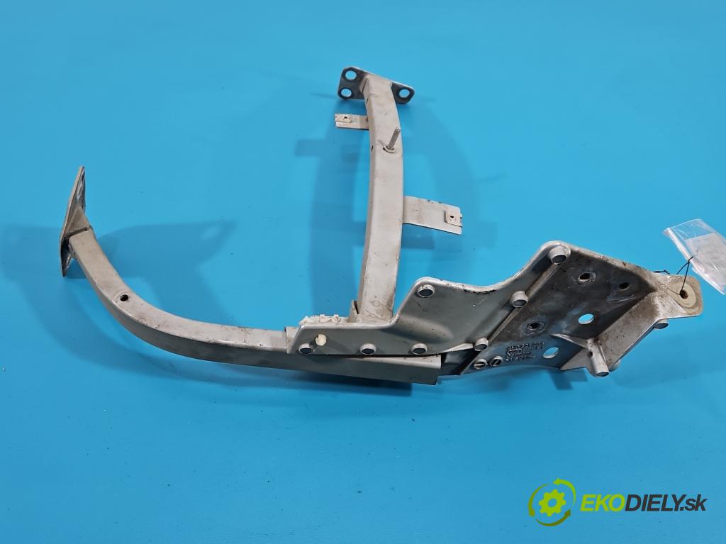 Audi A8 D4 2009-2017 2.0 TFSI 211KM automatic 155 kW 1984 cm3 4- Upevnění: 4H0821234