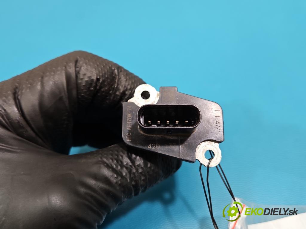 Audi A8 D4 2009-2017 2.0 TFSI 211KM automatic 155 kW 1984 cm3 4- průtokoměr: AFH70M-74 (Váha vzduchu)