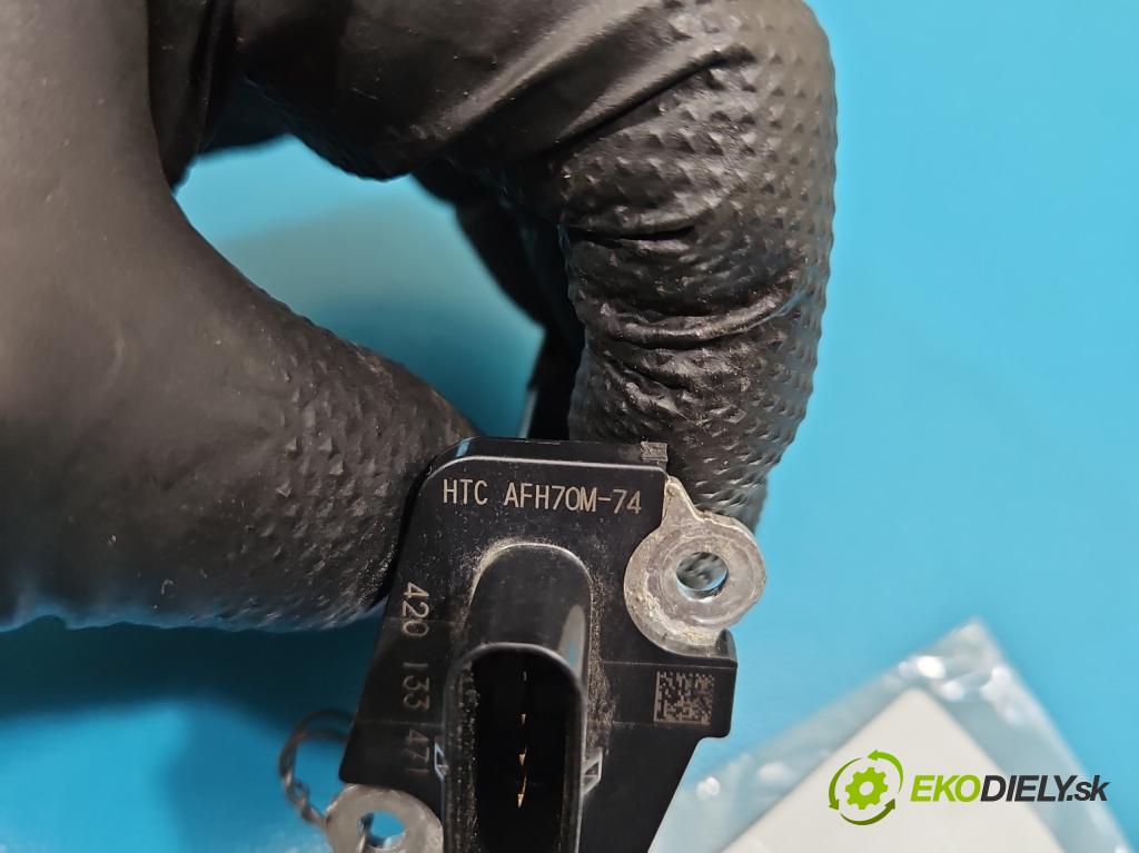 Audi A8 D4 2009-2017 2.0 TFSI 211KM automatic 155 kW 1984 cm3 4- průtokoměr: AFH70M-74 (Váha vzduchu)