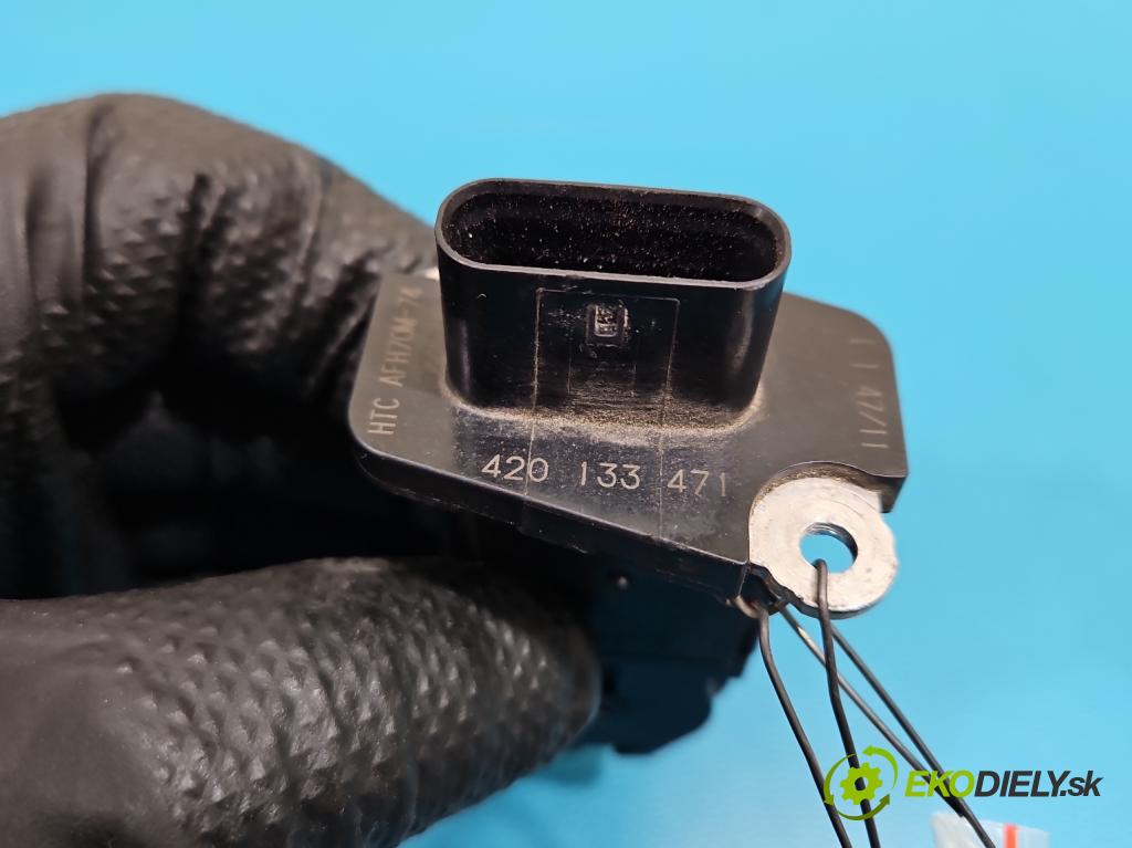 Audi A8 D4 2009-2017 2.0 TFSI 211KM automatic 155 kW 1984 cm3 4- průtokoměr: AFH70M-74 (Váha vzduchu)