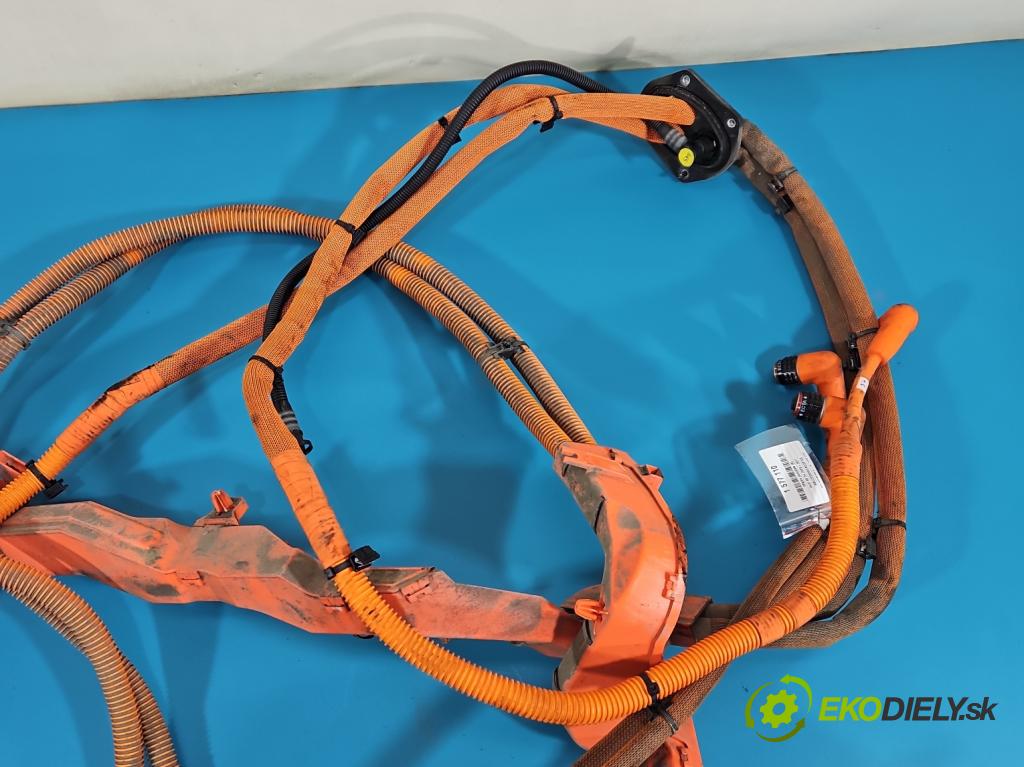 Audi A8 D4 2009-2017 2.0 TFSI 211KM automatic 155 kW 1984 cm3 4- Zväzok: ostatné 4H0971015D