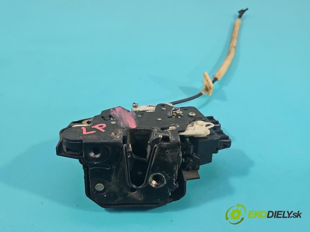 Volvo V70 I 1996-2000 2.0 10V 126 hp manual 93 kW 1984 cm3 5- zámek přední levý 