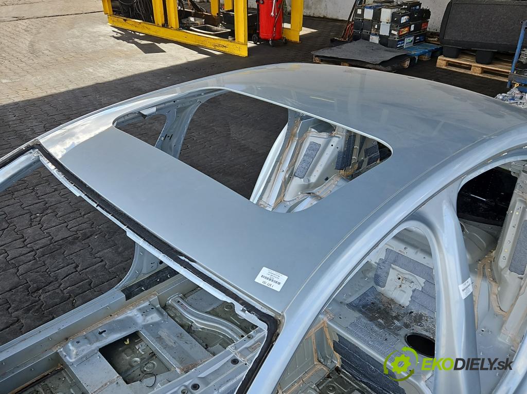 Audi A8 D4 2009-2017 2.0 TFSI 211KM automatic 155 kW 1984 cm3 4- Strecha: 