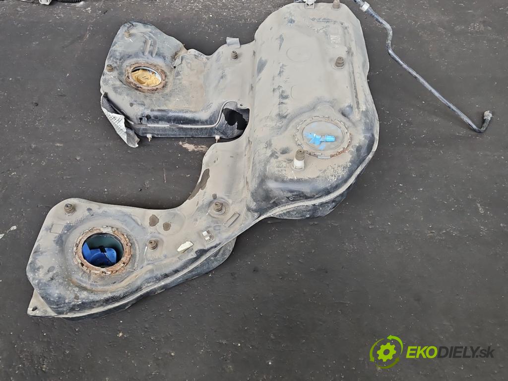 Audi A8 D4 2009-2017 2.0 TFSI 211KM automatic 155 kW 1984 cm3 4- Nádrž: palivo 4H0201021BD (Palivová nádrž)