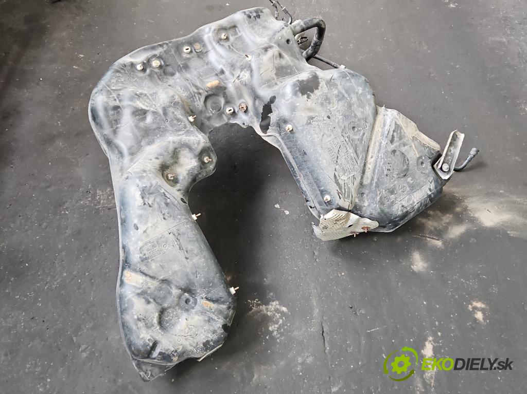 Audi A8 D4 2009-2017 2.0 TFSI 211KM automatic 155 kW 1984 cm3 4- Nádrž: palivo 4H0201021BD (Palivová nádrž)