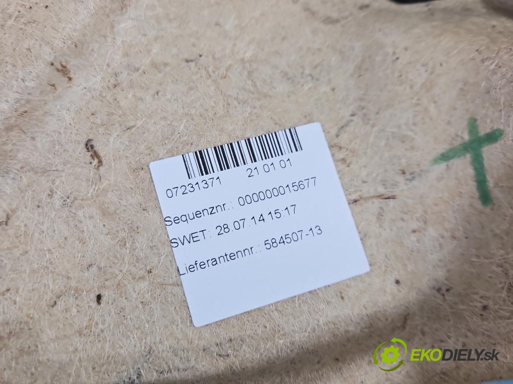 Bmw i3 2013–2022 0.0 elektrický: 170 HP automatic 125 kW 1 cm3 5- Čalounictví: dvere predné ľavé