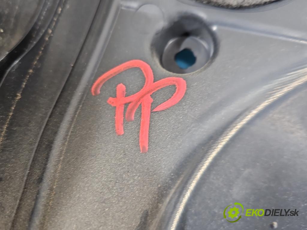 Bmw i3 2013–2022 0.0 elektrický: 170 HP automatic 125 kW 1 cm3 5- kryt plast 7303638