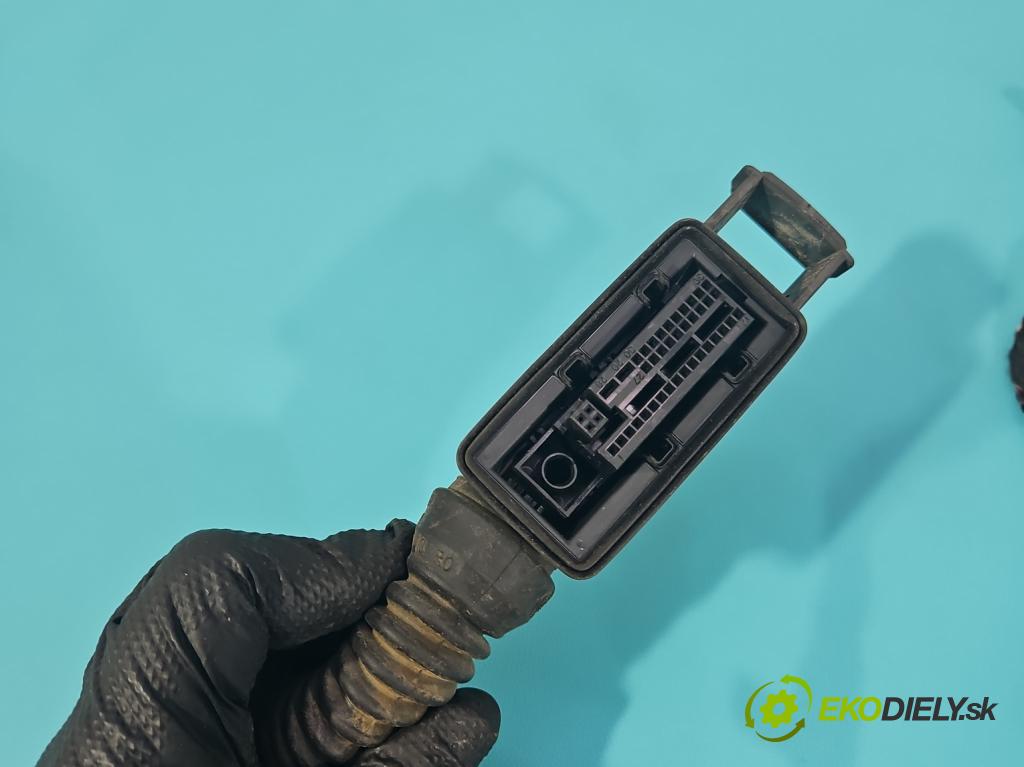 Bmw i3 2013–2022 0.0 elektrický: 170 HP automatic 125 kW 1 cm3 5- Zväzok: dvere predné vľavo: 9305252