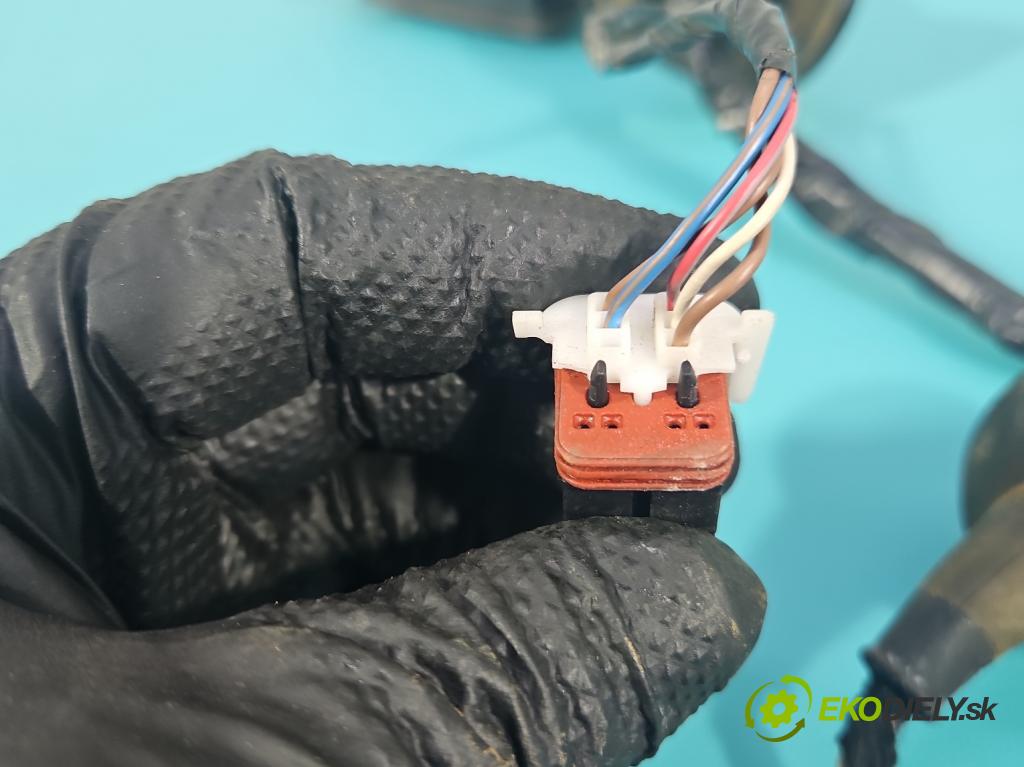 Bmw i3 2013–2022 0.0 elektrický: 170 HP automatic 125 kW 1 cm3 5- Zväzok: dvere predné pravých 9349900