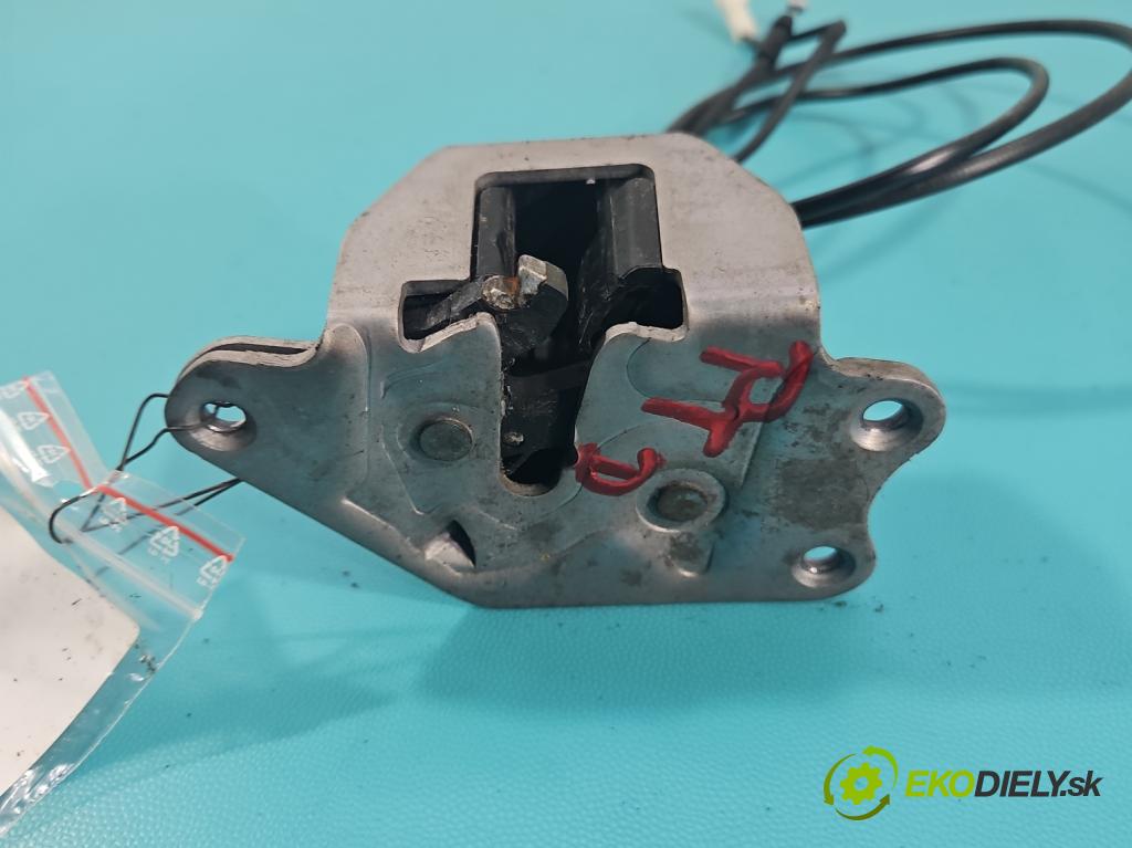 Bmw i3 2013–2022 0.0 elektrický: 170 hp automatic 125 kW 1 cm3 5- zámek zadní pravý 7291032