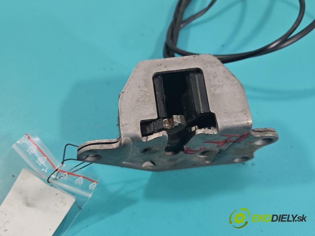 Bmw i3 2013–2022 0.0 elektrický: 170 hp automatic 125 kW 1 cm3 5- zámek zadní pravý 7291032