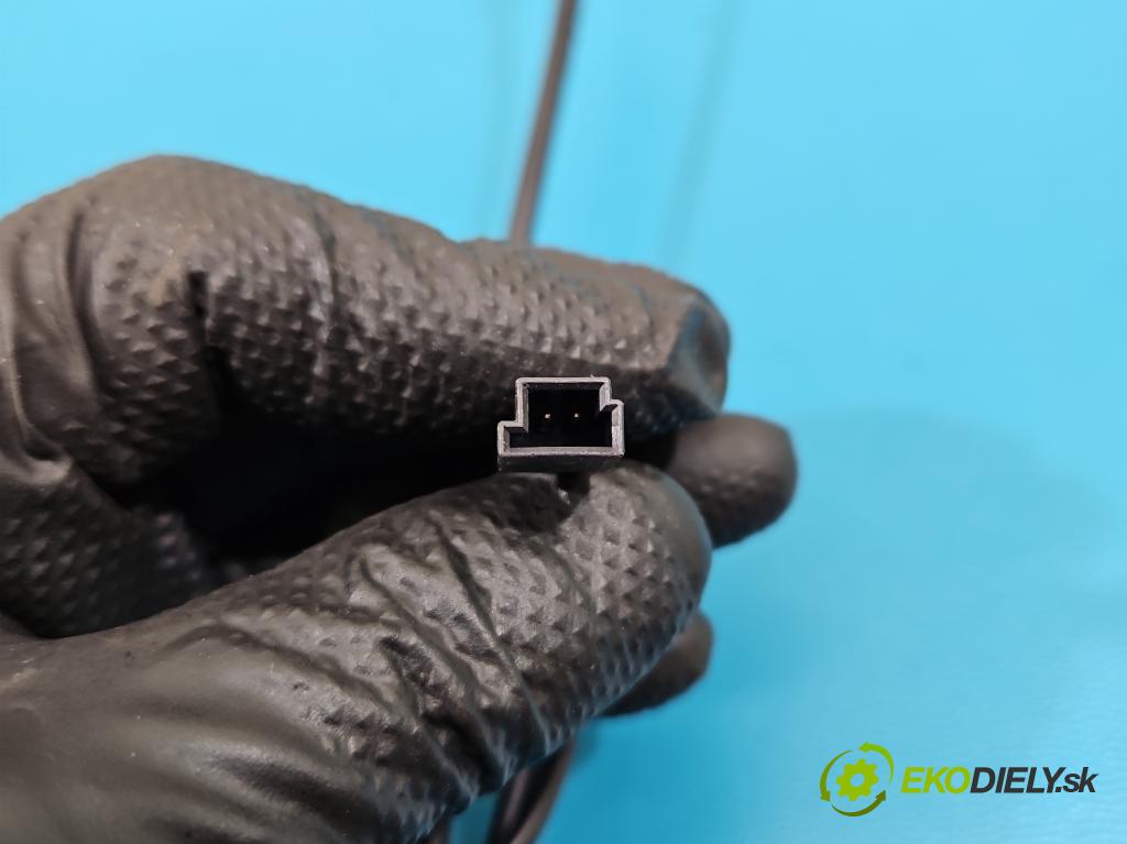 Bmw i3 2013–2022 0.0 elektrický: 170 HP automatic 125 kW 1 cm3 5- zámok zadné pravý 7291034