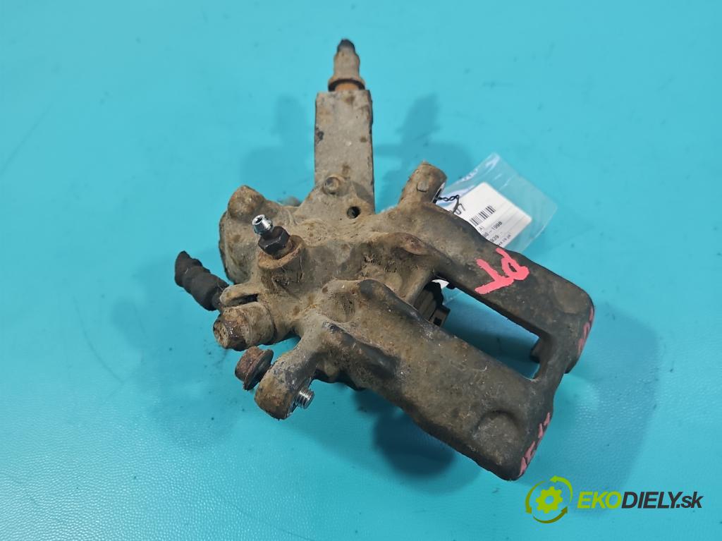 Nissan Primera P10 1990-1998 2.0 16V 121KM manual 89 kW 1998 cm3 4- brzdič zadné pravý  (Kľučka dverí ostatné)