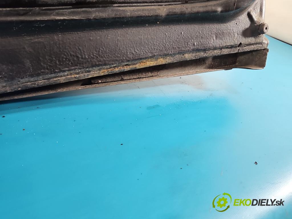 Toyota Rav4 II 2000-2005 2.0 D4D 1CD 133 HP manual 98 kW 1995 cm3 5- zadna kufor  (Kapota zadná (kufor))