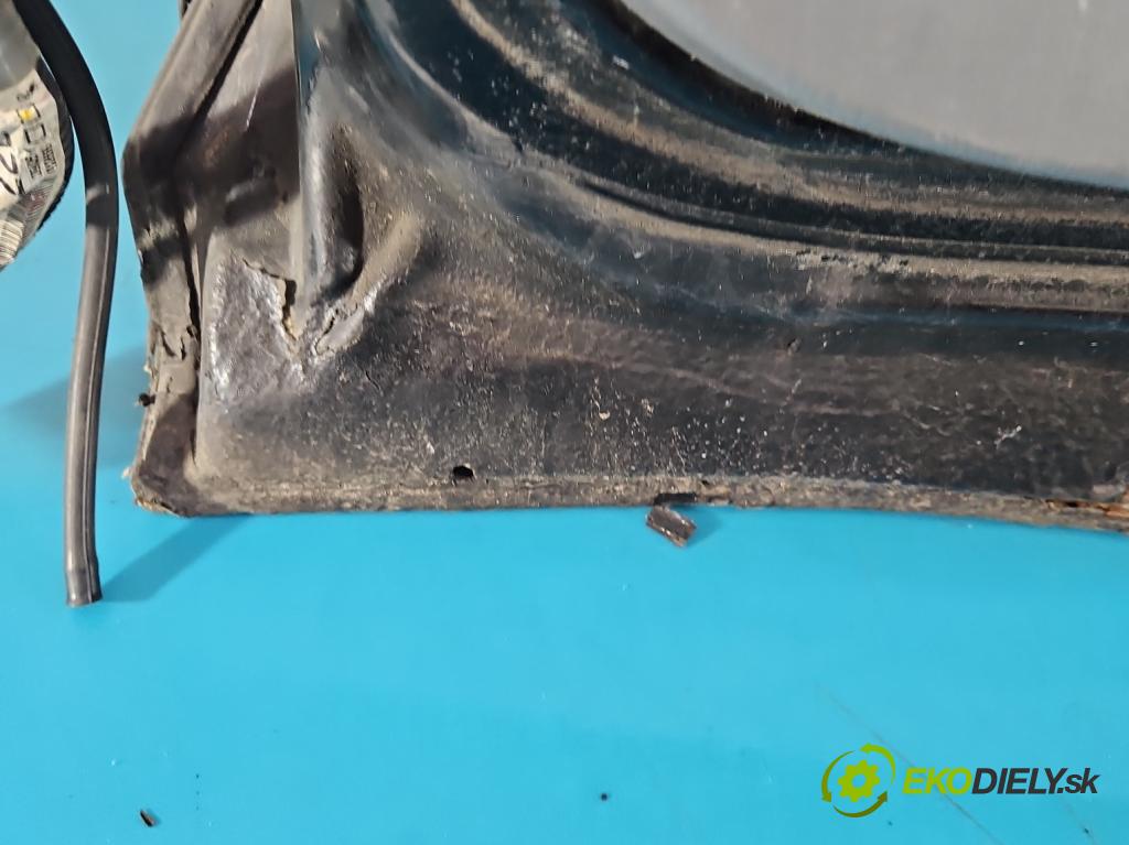 Toyota Rav4 II 2000-2005 2.0 D4D 1CD 133 HP manual 98 kW 1995 cm3 5- zadna kufor  (Kapota zadná (kufor))