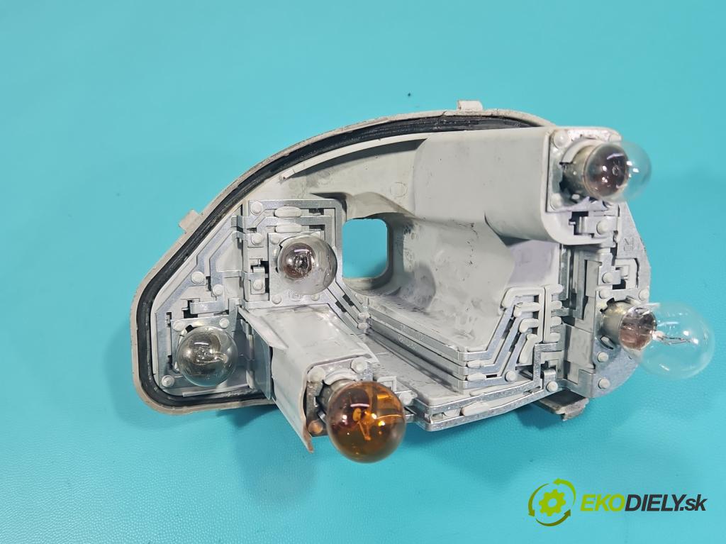 Seat Ibiza IV 6J 2008-2017 1.4 16V 86 HP manual 63 kW 1390 cm3 5- svetlo / reflektor zadné pravé  (Kľučka dverí ostatné)