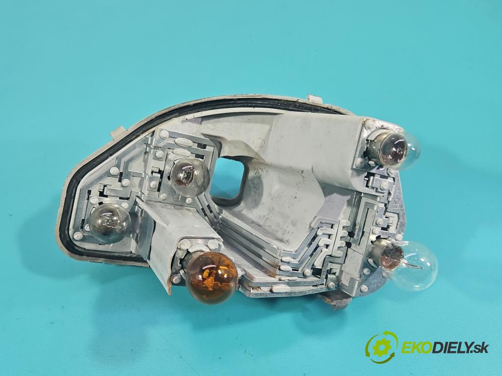 Seat Ibiza IV 6J 2008-2017 1.4 16V 86 HP manual 63 kW 1390 cm3 5- svetlo / reflektor zadné pravé  (Kľučka dverí ostatné)