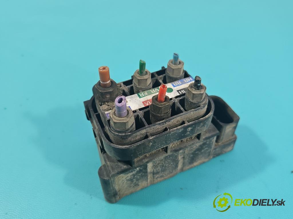 Audi A8 D4 2009-2017 2.0 TFSI 211KM automatic 155 kW 1984 cm3 4- Distributor: 4H0616013