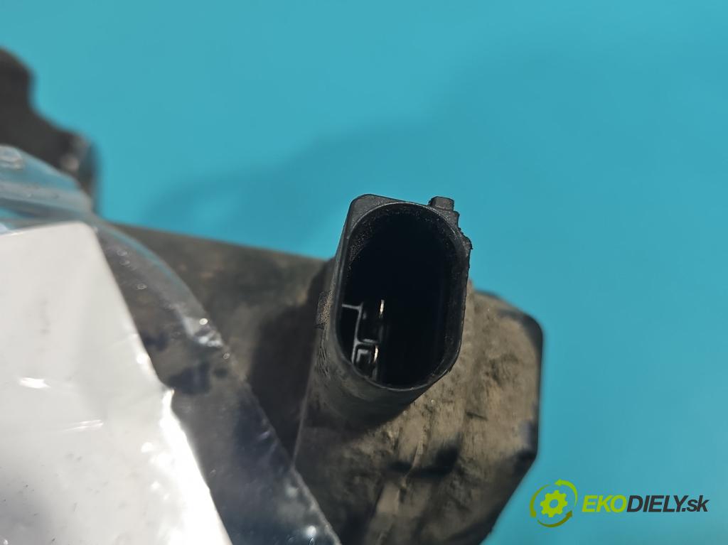 Audi A8 D4 2009-2017 2.0 TFSI 211KM automatic 155 kW 1984 cm3 4- brzdič zadné pravý  (Kľučka dverí ostatné)