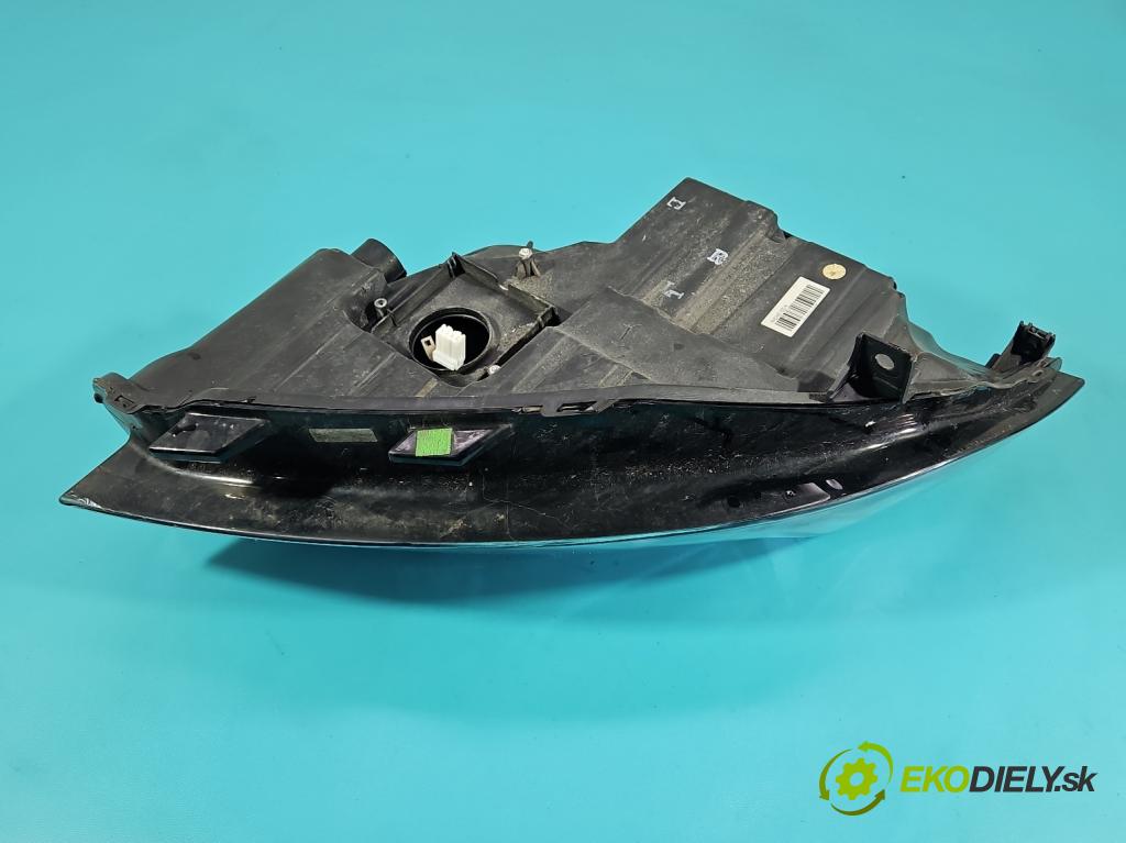 Jaguar F-Pace 16- 2.0d 241KM automatic 177 kW 1999 cm3 5- Reflektor: pravý GX63-13W029-EH (Svetlo predné pravé)