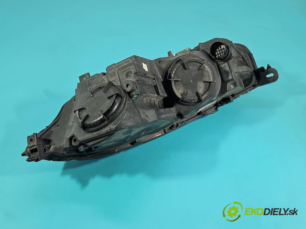 Jaguar F-Pace 16- 2.0d 241KM automatic 177 kW 1999 cm3 5- Reflektor: pravý GX63-13W029-EH (Svetlo predné pravé)