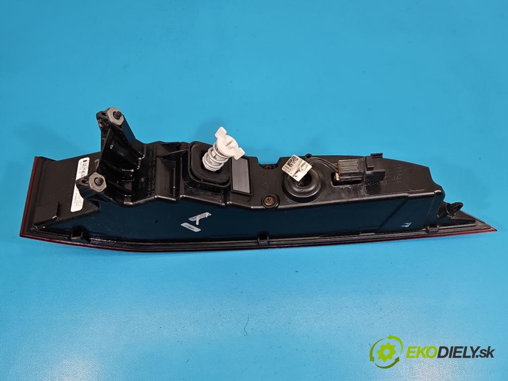 Jaguar F-Pace 16- 2.0d 241KM automatic 177 kW 1999 cm3 5- svetlo / reflektor zadné ľavé HK83-13405-AF (Kľučka dverí ostatné)