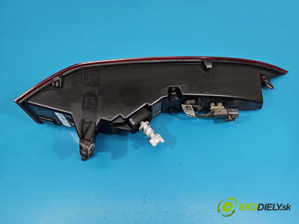 Jaguar F-Pace 16- 2.0d 241KM automatic 177 kW 1999 cm3 5- svetlo / reflektor zadné ľavé HK83-13405-AF (Kľučka dverí ostatné)