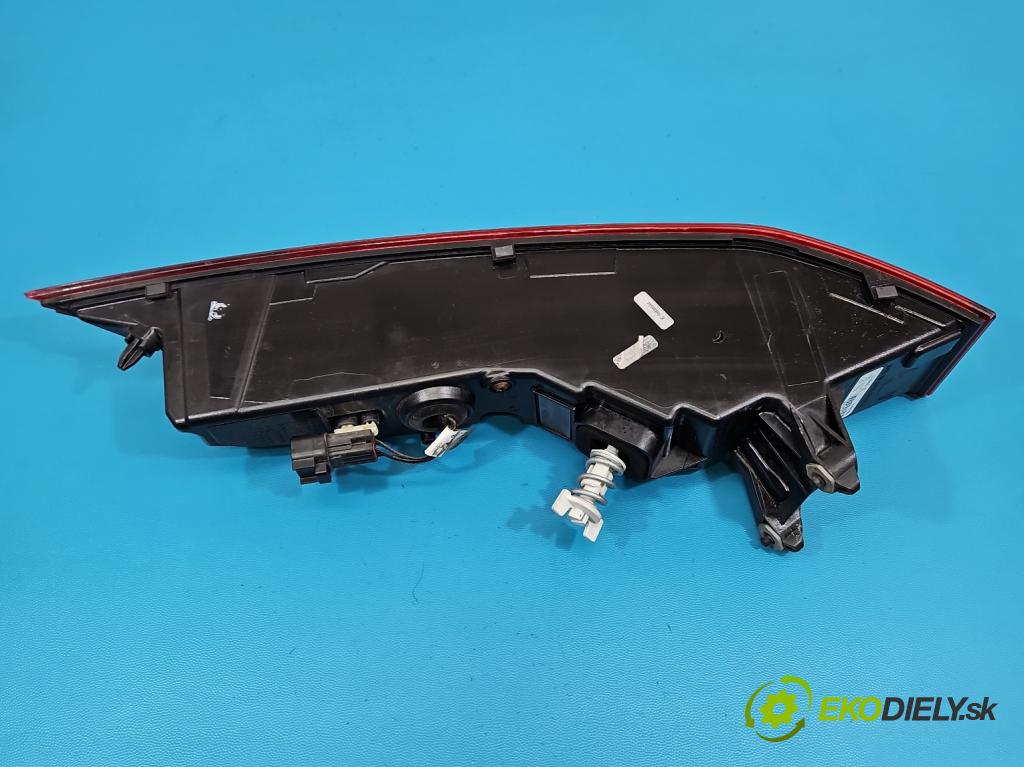 Jaguar F-Pace 16- 2.0d 241KM automatic 177 kW 1999 cm3 5- svetlo / reflektor zadné ľavé HK83-13405-AF (Kľučka dverí ostatné)