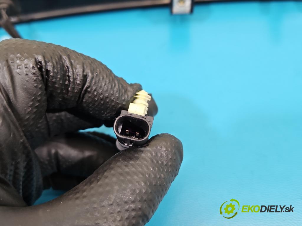 Jaguar F-Pace 16- 2.0d 241KM automatic 177 kW 1999 cm3 5- světlo: stop: FK72-13A613-AC