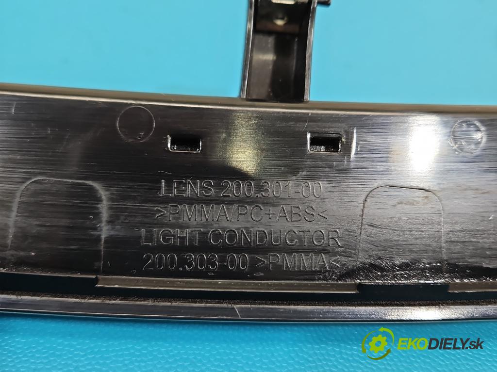 Jaguar F-Pace 16- 2.0d 241KM automatic 177 kW 1999 cm3 5- světlo: stop: FK72-13A613-AC