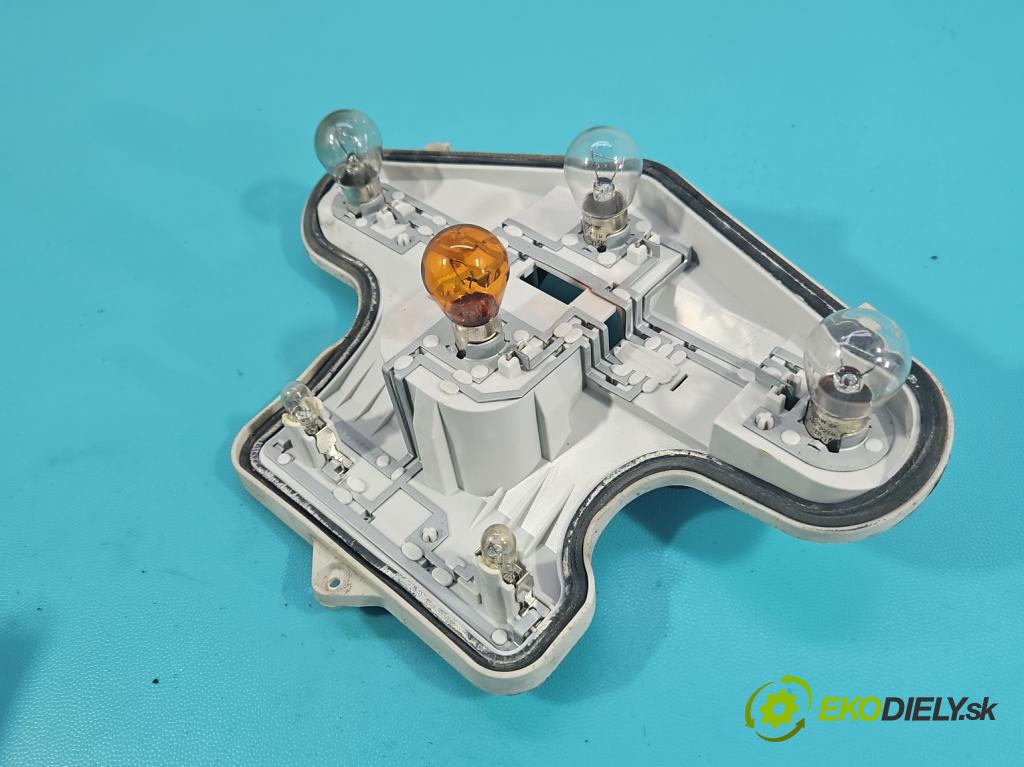 Skoda Yeti 2009-2017 2.0 tdi 110 HP manual 81 kW 1968 cm3 5- svetlo / reflektor zadné ľavé 5L0945095 (Kľučka dverí ostatné)