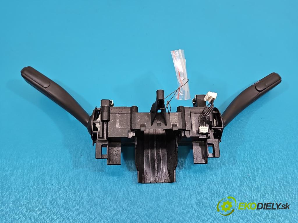 Skoda Yeti 2009-2017 2.0 tdi 110 HP manual 81 kW 1968 cm3 5- prepínač komplex: 5K0953502N (Prepínacie páčky pod volantom)